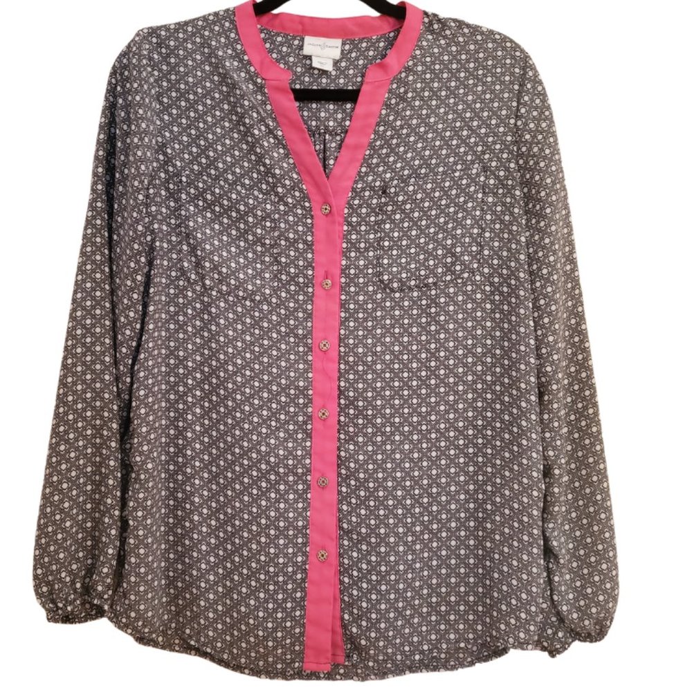 Jaclyn Smith Black White Geometric Long Sleeve Blouse Pink Trim V-Neck Sz S